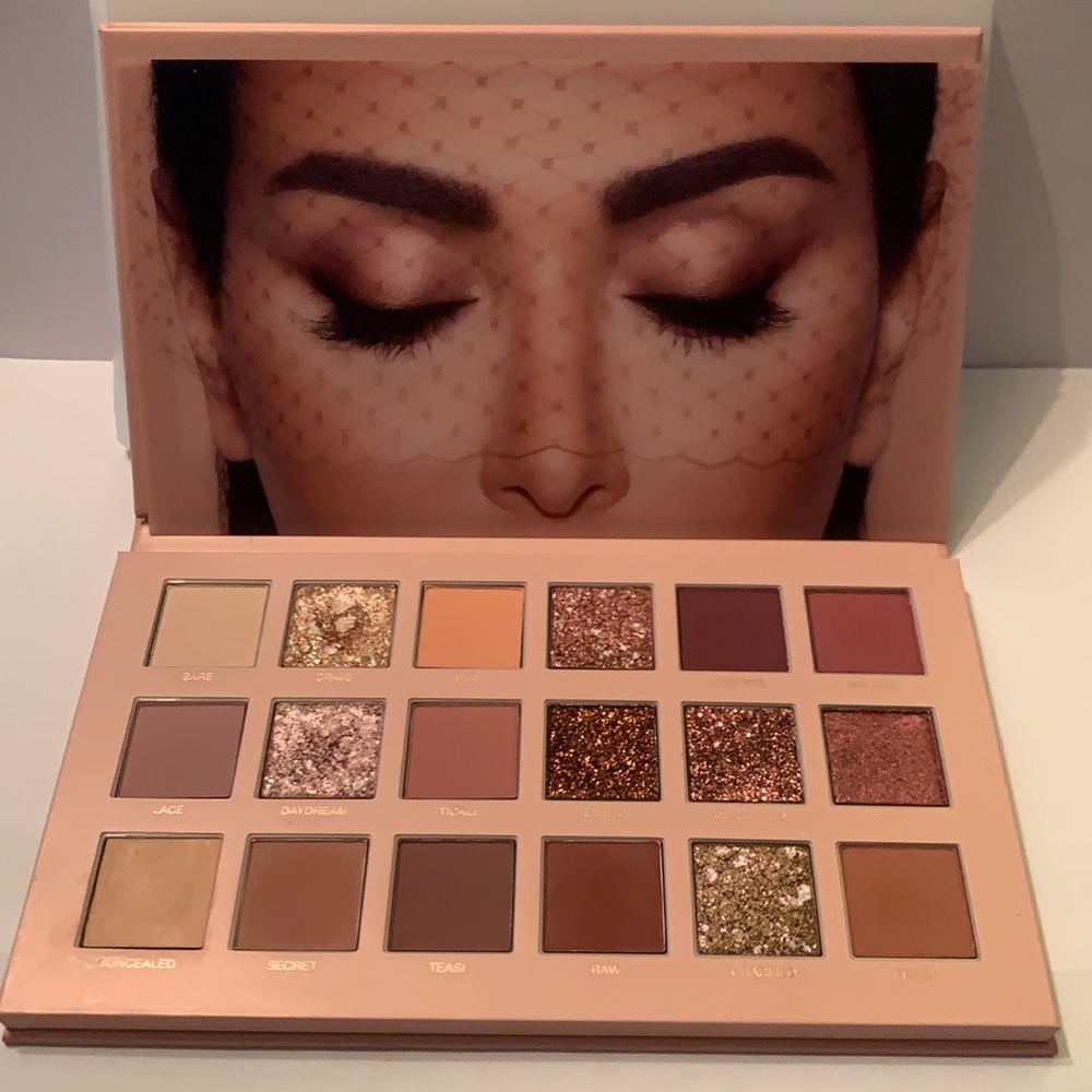 Huda Beauty New Nudes Eyeshadow Palette w Box - Picture 4 of 16